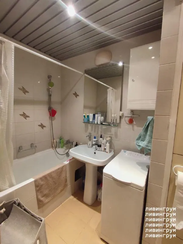 2-Комн квартира, 65 м²
М митино

• 7 Мин пешком
• 1 Этаж из 4
• Ул барышиха 8, на карте

75 000 ₽/Мес, без комиссии
Больше квартир и комнат

Холодильник • стиральная машина • интернет • мебель • кондиционер • с животными • телевизор • посудомойка • с детьми • мусоропровод • лифт • консьерж

Район митино
Чистота 4.53 транспорт 4.25
Парки и скверы 5.00

Аренда. Собственник. Краткосрочная аренда на 2-2,5 месяца! Заселение с 12 февраля. Просторно, уютно и тихо. Качественная мебель, остекленные лоджии, гостиная с рабочим местом, растения. Вся техника и вещи для комфортной жизни. Через дорогу классный парк. Рядом куча продуктовых, фитнес-клубы и тд. До центра на машине от 20 мин. Можно с воспитанным песиком.

Lada c, написать
Уровень доверия средний 🆗
Выложить квартиру бесплатно - фотография - 5