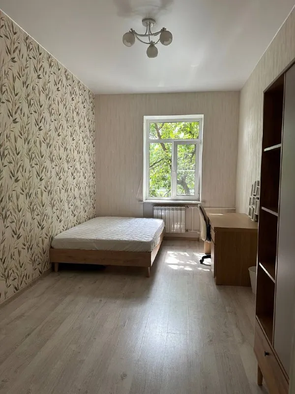 Комната 💙
М. Черная речка
Ищем соседку в трехкомнатную квартиру 🏠
Станция метро черная речка, приморский проспект, до метро 7-10 минут пешком.
В квартире есть всё необходимое:
✔️Гладильная доска,
✔️Стиральная машинка,
✔️Интернет.
Комната изолирована. В ней есть большая кровать, рабочий стол, кресло компьютерное, вместительный шкаф и сушилка.
Вид на большую невку
Ищем аккуратную, платежеспособную, спокойную и любящую чистоту соседку.
🔘По оплате: 28.000₽ в месяц + к/у, интернет (2.000-3.000₽). Возвратный залог 15.000₽.
Заехать можно с 15 февраля.
📎@Alinchangos
Контакты: @alinchangos
Уютное гнездышко – поиск жилья, жильцов и соседей без посредников - фотография - 1