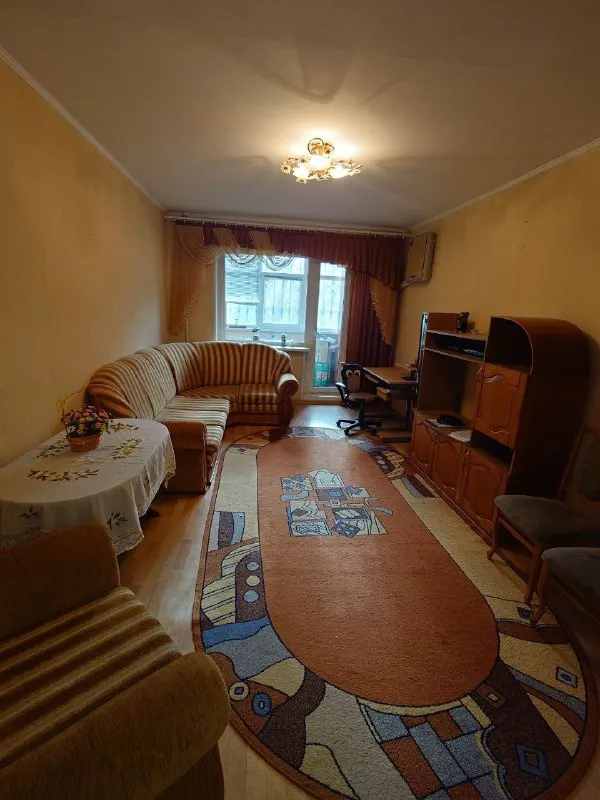 Продам 4-х комнатную квартиру. Кв. Мирный 2/10 эт. 85/52/9 кв м. Автономное отопление. Жилое состояние. Мебель и техника остаются. Два кондиционера. Окна м/п, лоджии м/п, решётки. Цена 7 700 000 ₽. Тел. +79591625888 марина. - фотография - 2