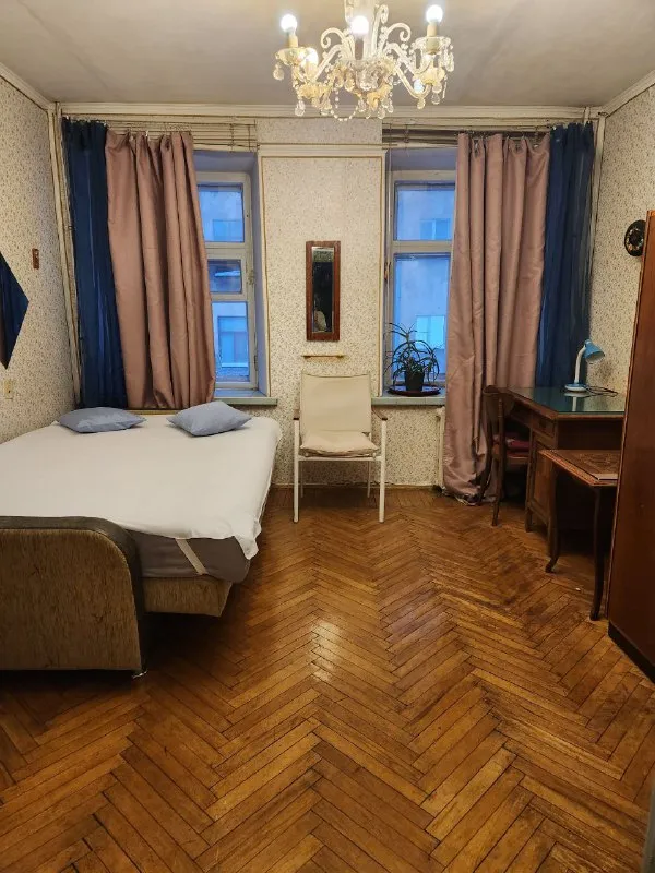 Сдается на срок до 4-х месяцев атмосферная квартира в доме-памятнике " толстовский дом "в самом центре петербурга на улице рубинштейна. Улице, которая никогда не спит. Однако, войдя во двор, вы окажетесь в совершенно другой реальности -тихой, домашней. Как -будто прошли через портал времени. В квартире жил художник, поэтому в ней царит дух питерской интеллигенции. Если вы романтик, предпочитающий большие 2-х комнатные пространства, то эти 70 кв. М  придутся вам по душе. 3 минуты метро. 5 минут невский.
45Т. Р. Плюс ку.

Контакты: 89119223677

Уютное гнездышко – поиск жилья, жильцов и соседей без посредников

Контакты: 89119223677

Уютное гнездышко – поиск жилья, жильцов и соседей без посредников - фотография - 6