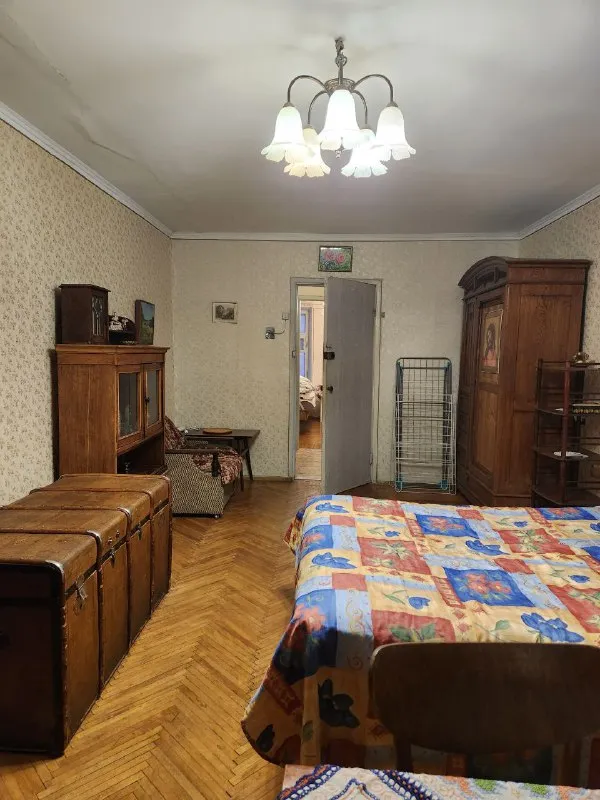 Сдается на срок до 4-х месяцев атмосферная квартира в доме-памятнике " толстовский дом "в самом центре петербурга на улице рубинштейна. Улице, которая никогда не спит. Однако, войдя во двор, вы окажетесь в совершенно другой реальности -тихой, домашней. Как -будто прошли через портал времени. В квартире жил художник, поэтому в ней царит дух питерской интеллигенции. Если вы романтик, предпочитающий большие 2-х комнатные пространства, то эти 70 кв. М  придутся вам по душе. 3 минуты метро. 5 минут невский.
45Т. Р. Плюс ку.

Контакты: 89119223677

Уютное гнездышко – поиск жилья, жильцов и соседей без посредников

Контакты: 89119223677

Уютное гнездышко – поиск жилья, жильцов и соседей без посредников - фотография - 8