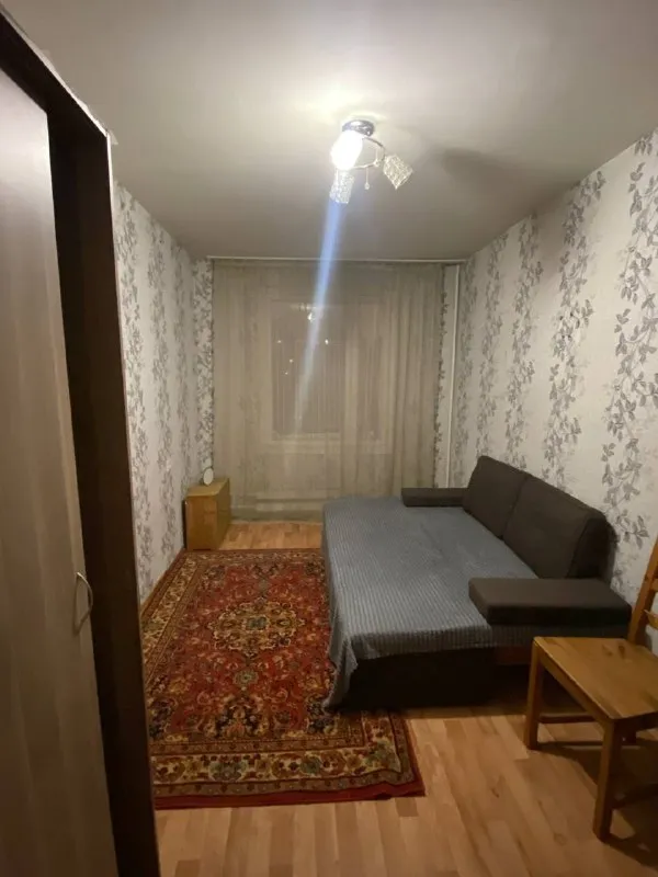 2-К квартира🏙️
М. Печатники1️⃣ + бкл, мцд.

Сдается 2-х комнатная квартира от собственника.

Все необходимое есть для проживания. Развитая инфраструктура, рядом с домом магазины, салон-парикмахерская, поликлиника, аптека, д/с, школа.

Удобная транспортная доступность до метро-остановка рядом с домом, можно пешком дойти минут 15. Приличные соседи, холл на две квартиры всегда закрывается.

Депозит можно разбить на 2 месяца, ждем платежеспособных, строго без вредных привычек, без животных и без детей.

Показы по договоренности.

💳Цена: 50.000₽ + ку.

💌Telegram: @alina44603 - фотография - 1