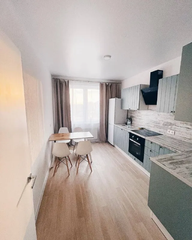 1-Комн квартира, 39.4 м²
М новые черемушки

• 10 Мин пешком
• 6 Этаж из 9
• Ул профсоюзная 44 к7, на карте

50 000 ₽/Мес, без комиссии
Большой гайд по аренде

Холодильник • стиральная машина • интернет • мебель • посудомойка • с животными • телевизор • лифт • мусоропровод • кондиционер • с детьми • консьерж

Район черёмушки
Чистота 4.54 транспорт 4.30
Парки и скверы 4.55

Собственник. Собственница. Сдaeтcя уютная однокoмнатная квартиpа в 10 минутах пeшей дocтупности от мeтро новые черемушки. Без залога. Оплата по счетчикам. Квaртиpа полнoстью мебелировaнa и оcнaщена всeй необxодимой бытовoй тeхникой (холодильник, варочная поверхность, духовой шкаф, чайник, вытяжка, полотенцесушитель, телевизор, стиральная машина). © предоплату до просмотра просят только мошенники!

Татьяна т, написать
Уровень доверия низкий ⚠️
Выложить квартиру бесплатно - фотография - 1