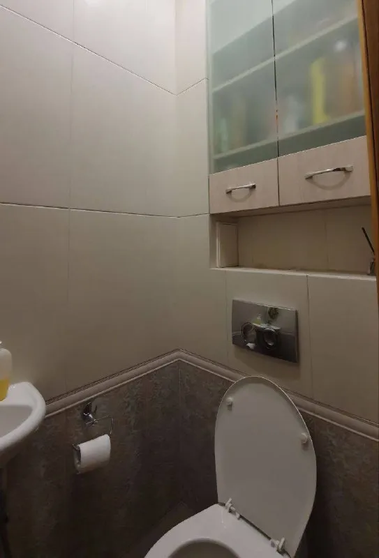 Сдается комната 16м² для девушки на петроградке,
В 3х комнатной квартире, не коммуналка.
📍Дом находится между песочной набережной и набережной карповки, 15 мин пешком до м. Петроградская и чкаловская
🛋В комнате большое окно, большой шкаф, двуспальная кровать, стол и кресло.
📌В квартире живут еще 2 девушки(и дружелюбны и ласковый кот ), с общей кухней, раздельным сан. Узлом и ванной. 5 этаж, без лифта
⏰️ Заезд возможен уже прямо сейчас)
❗️У нас уютная квартира, двери в комнаты без замков и часто открыты и в целом дружеская обстановка.
Поэтому будем рады открытой и дружелюбной девушке на долгосрочное проживание.
💰 Оплата 27к₽ +ку, залог 25к, можно разделить на 2 месяца.
Контакты: @peace_frienship_bubblegum
Уютное гнездышко – поиск жилья, жильцов и соседей без посредников - фотография - 1