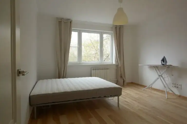 1-Комн квартира, 39 м²
М лианозово
• 3 Мин пешком
• 3 Этаж из 12
• Ш дмитровское 149, на карте
63 000 ₽/Мес, без комиссии
Большой гайд по аренде
Холодильник • стиральная машина • интернет • мебель • посудомойка • с детьми • лифт • мусоропровод • кондиционер • с животными • телевизор • консьерж
Дмитровский район
Чистота 4.61 транспорт 4.30
Парки и скверы 4.85
Собственник. С 10 февраля, надолго, есть гардеробная walk-in, окна во двор, посудомойка, холодильник под столешницей 126 литров с морозилкой, стиралка автомат с сушкой, залог 63000, тихо. Гражданам рф, некурящим. Субарендам - нет. Краткий срок - нет. Яндекс аренда - нет. © предоплату до просмотра просят только мошенники!
Denis, написать
Уровень доверия низкий ⚠️
Выложить квартиру бесплатно - фотография - 1