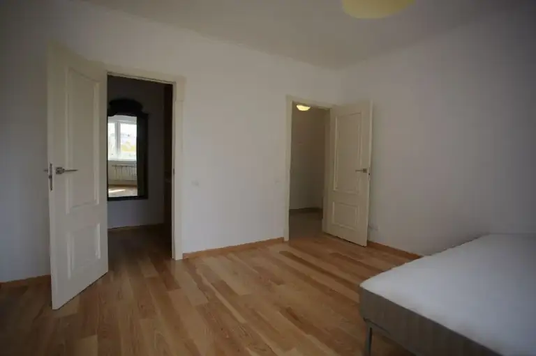 1-Комн квартира, 39 м²
М лианозово
• 3 Мин пешком
• 3 Этаж из 12
• Ш дмитровское 149, на карте
63 000 ₽/Мес, без комиссии
Большой гайд по аренде
Холодильник • стиральная машина • интернет • мебель • посудомойка • с детьми • лифт • мусоропровод • кондиционер • с животными • телевизор • консьерж
Дмитровский район
Чистота 4.61 транспорт 4.30
Парки и скверы 4.85
Собственник. С 10 февраля, надолго, есть гардеробная walk-in, окна во двор, посудомойка, холодильник под столешницей 126 литров с морозилкой, стиралка автомат с сушкой, залог 63000, тихо. Гражданам рф, некурящим. Субарендам - нет. Краткий срок - нет. Яндекс аренда - нет. © предоплату до просмотра просят только мошенники!
Denis, написать
Уровень доверия низкий ⚠️
Выложить квартиру бесплатно - фотография - 2