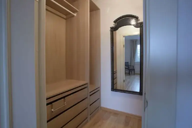 1-Комн квартира, 39 м²
М лианозово
• 3 Мин пешком
• 3 Этаж из 12
• Ш дмитровское 149, на карте
63 000 ₽/Мес, без комиссии
Большой гайд по аренде
Холодильник • стиральная машина • интернет • мебель • посудомойка • с детьми • лифт • мусоропровод • кондиционер • с животными • телевизор • консьерж
Дмитровский район
Чистота 4.61 транспорт 4.30
Парки и скверы 4.85
Собственник. С 10 февраля, надолго, есть гардеробная walk-in, окна во двор, посудомойка, холодильник под столешницей 126 литров с морозилкой, стиралка автомат с сушкой, залог 63000, тихо. Гражданам рф, некурящим. Субарендам - нет. Краткий срок - нет. Яндекс аренда - нет. © предоплату до просмотра просят только мошенники!
Denis, написать
Уровень доверия низкий ⚠️
Выложить квартиру бесплатно - фотография - 3