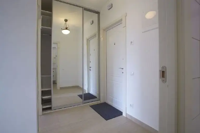 1-Комн квартира, 39 м²
М лианозово
• 3 Мин пешком
• 3 Этаж из 12
• Ш дмитровское 149, на карте
63 000 ₽/Мес, без комиссии
Большой гайд по аренде
Холодильник • стиральная машина • интернет • мебель • посудомойка • с детьми • лифт • мусоропровод • кондиционер • с животными • телевизор • консьерж
Дмитровский район
Чистота 4.61 транспорт 4.30
Парки и скверы 4.85
Собственник. С 10 февраля, надолго, есть гардеробная walk-in, окна во двор, посудомойка, холодильник под столешницей 126 литров с морозилкой, стиралка автомат с сушкой, залог 63000, тихо. Гражданам рф, некурящим. Субарендам - нет. Краткий срок - нет. Яндекс аренда - нет. © предоплату до просмотра просят только мошенники!
Denis, написать
Уровень доверия низкий ⚠️
Выложить квартиру бесплатно - фотография - 5