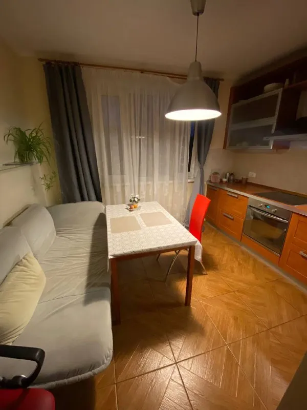 Комната, 20 м²
М фонвизинская

• 7 Мин пешком
• 2-Комнатная квартира
• 5 Этаж из 17
• Ул гончарова 15, на карте

40 000 ₽/Мес, без комиссии
Большой гайд по аренде

Интернет • мебель • стиральная машина • холодильник • кондиционер • мусоропровод • лифт • телевизор • посудомойка • с животными • с детьми • консьерж

Бутырский район
Чистота 4.20 транспорт 4.34
Парки и скверы 4.12

Субаренда. Собственник живет за границей. Заселение с 09.02.2026г. На длительный период. Окна выходят во двор. Балкон есть, но в другой комнате. Залог 40000р. К/у примерно 2000-2500 за всех ( делятся пополам). В доме пятерочка, рядом магнит, вб и др.

Elena с, написать
Уровень доверия средний 🆗
Выложить квартиру бесплатно - фотография - 6