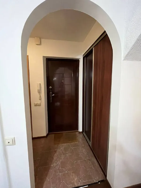 2-Комн квартира, 34 м²
М белорусская
• 5 Мин пешком
• 2 Этаж из 9
• Ул большая грузинская 63, на карте
95 000 ₽/Мес, без комиссии
Большой гайд по аренде
Холодильник • стиральная машина • интернет • мебель • посудомойка • кондиционер • с животными • телевизор • мусоропровод • лифт • с детьми • консьерж
Пресненский район
Чистота 4.44 транспорт 4.55
Парки и скверы 4.05
Собственник. Я собственник. Свободна с 10.02.26, аренда мин на год, окна во двор. Страховой залог 95.000 руб. Очень крутая инфраструктура. В этом доме «азбука вкуса», а в солених домах от банков и почты до любых магазинов и ресторанов. Коммуналка примерно 5000 в мес. © предоплату до просмотра просят только мошенники!
Liz l, написать
Уровень доверия низкий ⚠️
Выложить квартиру бесплатно - фотография - 6