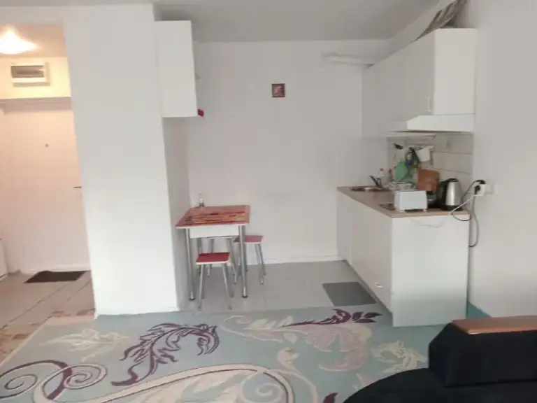 2-Комн квартира, 40 м²
М братиславская
• 15 Мин пешком
• 15 Этаж из 25
• Ул люблинская 78 к2, на карте
55 000 ₽/Мес, без комиссии
Большой гайд по аренде
Холодильник • стиральная машина • интернет • мебель • телевизор • посудомойка • кондиционер • с животными • с детьми • мусоропровод • лифт • консьерж
Район люблино
Чистота 3.77 транспорт 4.12
Парки и скверы 4.34
Собственник. Я собственник. Свободно с 11.02.надлительно. Окна выходят во двор. Залог 55 т. Рядом ашан, в нашем доме пятёрочка и много других магазинов. © предоплату до просмотра просят только мошенники!
Poliyana, написать
Уровень доверия низкий ⚠️
Выложить квартиру бесплатно - фотография - 4