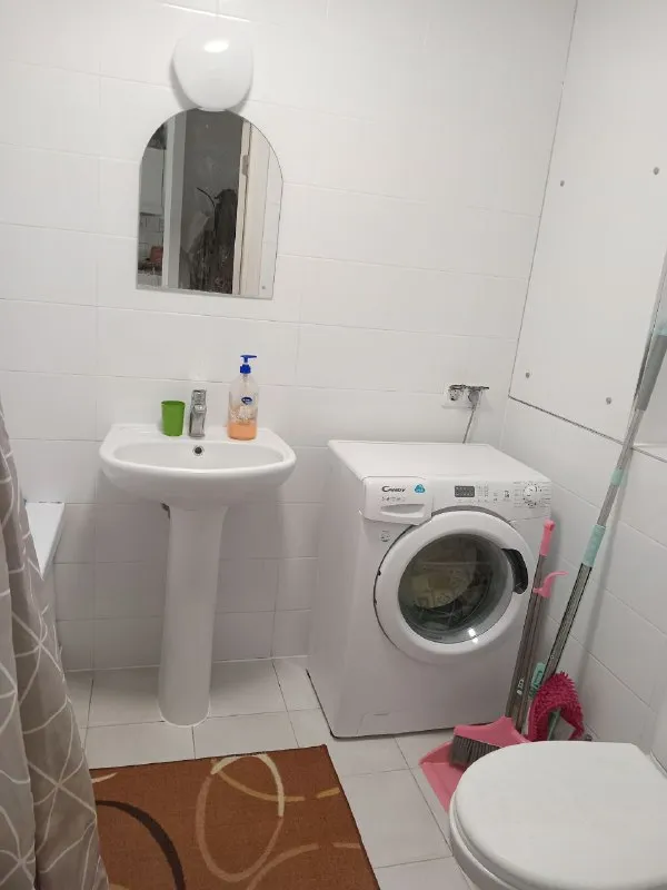 2-Комн квартира, 40 м²
М братиславская
• 15 Мин пешком
• 15 Этаж из 25
• Ул люблинская 78 к2, на карте
55 000 ₽/Мес, без комиссии
Большой гайд по аренде
Холодильник • стиральная машина • интернет • мебель • телевизор • посудомойка • кондиционер • с животными • с детьми • мусоропровод • лифт • консьерж
Район люблино
Чистота 3.77 транспорт 4.12
Парки и скверы 4.34
Собственник. Я собственник. Свободно с 11.02.надлительно. Окна выходят во двор. Залог 55 т. Рядом ашан, в нашем доме пятёрочка и много других магазинов. © предоплату до просмотра просят только мошенники!
Poliyana, написать
Уровень доверия низкий ⚠️
Выложить квартиру бесплатно - фотография - 6