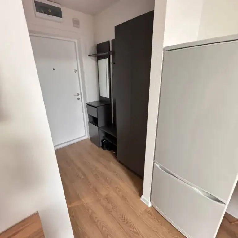 Студия, 19.8 м²
М котельники
• 10 Мин на транспорте
• 16 Этаж из 25
• Московская обл, г котельники, мкр парковый, д 14, на карте
43 000 ₽/Мес, без комиссии
Большой гайд по аренде
Холодильник • стиральная машина • мебель • интернет • телевизор • лифт • посудомойка • кондиционер • с животными • с детьми • мусоропровод • консьерж
Собственник. Трофимова олеся михайловна, сдается на длительный срок, есть вся нужная техника, огромное количество магазинов у дома, коммунальные услуги оплачиваются по счетчикам. Залог один месяц. Окна выходят во двор, балкона нет. © предоплату до просмотра просят только мошенники!
Lesya, написать
Уровень доверия низкий ⚠️
Выложить квартиру бесплатно - фотография - 3