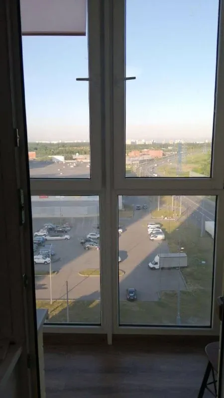 Студия, 30 м²
М бунинская аллея

• 10 Мин на транспорте
• 9 Этаж из 17
• Проезд чечёрский 130, на карте

33 000 ₽/Мес, без комиссии
Большой гайд по аренде

Стиральная машина • интернет • мебель • холодильник • кондиционер • с детьми • лифт • телевизор • посудомойка • с животными • мусоропровод • консьерж

Собственник. Дом сдан в 2020 году. Небольшой балкон с панорамными окнами в пол, окна выходят на тц «бутово мол». Магазины у дома, напротив - торговый центр с большим выбором магазинов и кафе. Рядом парк бунинская аллея и черневские пруды. Заезд и просмотр по договорённости. Аренда 33 тыс. + счётчики, залог 33 тыс. , без комиссии. © предоплату до просмотра просят только мошенники!

Elena, написать
Уровень доверия низкий ⚠️
Выложить квартиру бесплатно - фотография - 9
