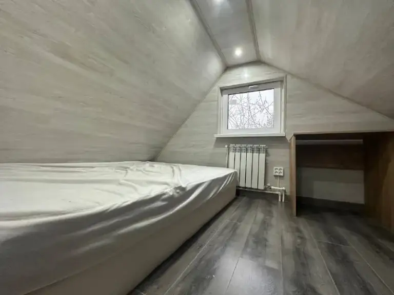 2-Комн квартира, 40 м²
М варшавская
• 10 Мин на транспорте
• 2 Этаж из 2
• Видное, ул колхозная 22, на карте
55 000 ₽/Мес, без комиссии
Большой гайд по аренде
Холодильник • стиральная машина • интернет • мебель • кондиционер • с животными • с детьми • телевизор • посудомойка • мусоропровод • лифт • консьерж
Собственник. Частный дом в 3х минутах пешком от ж/д станции булатниково. До варшавской 10 минут на электричке, которые ходят регулярно. 1км от мкад. В стоимость аренды входит мангальная зона, а также просто чудесная банька. Привозят любые доставки, лавка, вкусвилл, озон фреш, рядом в стоимость включены счетчики. Залог 50 тысяч рублей. © предоплату до просмотра просят только мошенники!
Катя г, написать
Уровень доверия низкий ⚠️
Выложить квартиру бесплатно - фотография - 5