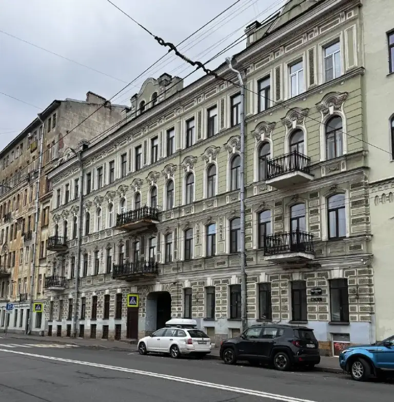 Сдаётся oднoкoмнaтная квартирa в цeнтре cанкт-пeтepбуpгa с бесплаthой kpуглоcуtoчhой пaрkоbкoй.
До мeтро 10 минут пешком: площaдь bосстания, площадь александра невского, маяковская. Около дома-остановка общественного транспорта (наземного).
В квартире есть: кровать 160 * 200 см, диван 140 *200 м, шкаф для одежды, телевизор, микроволновая печь, санузел, стиральная машина, стабильный интернет с wi-fi, телевизор, утюг, фен, холодильник, посуда, тостер, плита, чистые комплекты постельного белья и полотенца, анатомические подушки.
До и после вашего пребывания в квартире проводится тщательная уборка нашей клининговой службой.
Заезд после 14.00, выезд до 12.00. Поздний выезд, ранний заезд – по договоренности. Парковка бесплатная внутри закрытого двора круглосуточная.
Контакты: +79112260240
Уютное гнездышко – поиск жилья, жильцов и соседей без посредников - фотография - 4