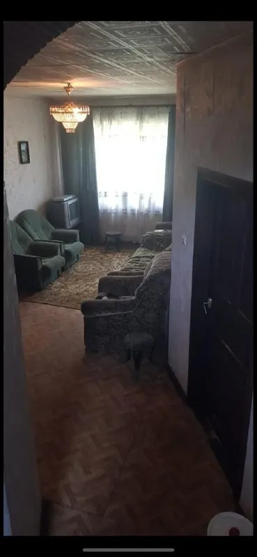 Продам дом в г. Лутугино
Общая площадь 320 кв. М
Участок 9 соток, дом кирпичный в 3х уровнях: цокольный этаж и 2 жилых
В цокольном этаже гараж, котельная, кладовая и подсобные помещения
Отопление: газовый, электро и твердотопливный котлы
Водоснабжение центральное и собственная скважина
Городская канализация
Трехфазный счетчик 380 в
Также на участке имеется хоз. Постройка 60 кв. М, теплица и вольер
Собственник
Цена договорная
Все вопросы по телефону, или пишите в телеграм
Контактный тел. : +79885631522 (telegram) +79592149898, +79591917101 - фотография - 6