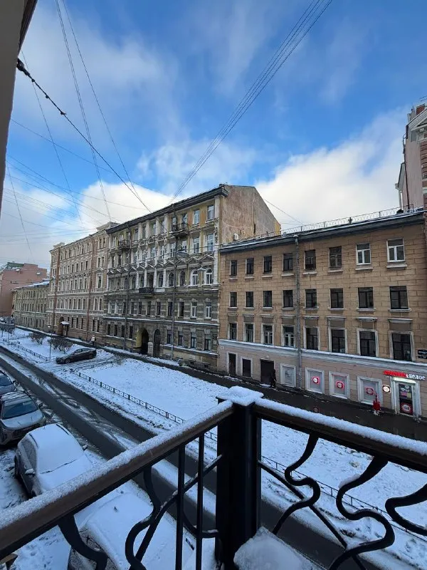 Сдаю студию 28 квадратов в центре питера. Тихий район, магазины (в том числе круглосуточные) и пвз в шаговой доступности.

Срок аренды — 10 месяцев (с конца февраля по конец декабря)

Стоимость аренды — 40.000₽+ку

📍5 Минут до ст. М. Технологический институт, 9 минут до ст. М. Пушкинская

Балкон
Антресольный этаж
Вентиляция и тёплый пол в с/у
Робот-пылесос
Фен
Холодильник с морозилкой
Стиральная машина
Эл. Плита
Эл. Чайник
Фильтр-кувшин для воды
Мини-печь/кофеварка
Wi-fi
Обеденная группа (диван, стол, два стула)
Раскладной диван
Рабочий стол с компьютерным креслом
Проходной выключатель (например, включаете свет перед подъёмом на антресольный этаж, а выключаете уже лёжа в кровати)
Посуда, текстиль, средства для уборки и пр.

Контакты: tg: @ontorg

Уютное гнездышко – поиск жилья, жильцов и соседей без посредников - фотография - 9