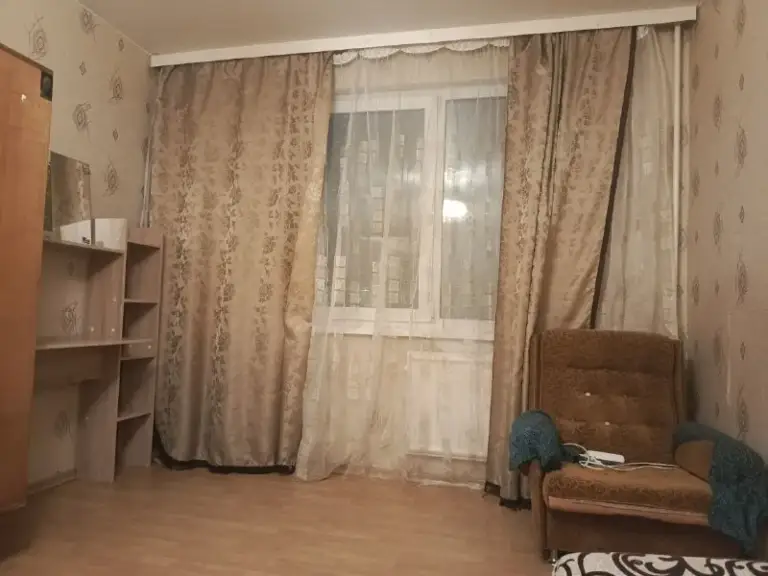 Сдаётся комната в 10 минутах от метро "гражданский проспект". В квартире проживают исключительно девушки, соответственно сдаётся комната для славянской спокойной девушки, на длительный срок. Комната теплая. Окна комнаты выходят на спортивную площадку, поэтому нету постороннего шума от машин и дороги. Оплата к/у отдельно делится на всех(зима/лето около 1000р. )
Залог 6000р. При заезде. Возвращается если нет нарушений по договору в случае если вы съезжаете.
По всем вопросам и просмотру сначала пишите.

Контакты: 79616757915/@aquarel99

Уютное гнездышко – поиск жилья, жильцов и соседей без посредников - фотография - 5