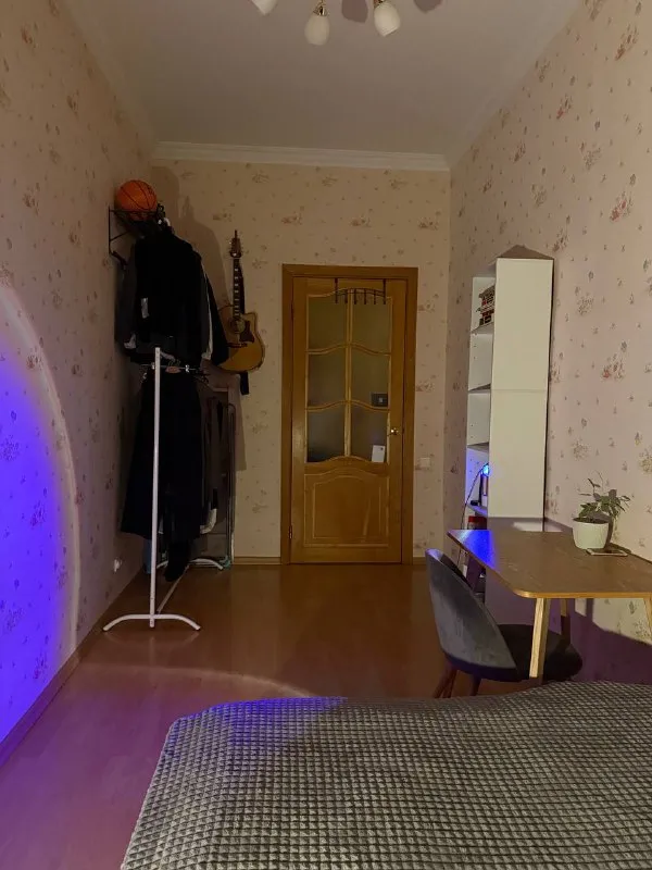 Ищем соседушку платежеспособную, без вредных привычек.
Все соседки тоже девушки, поэтому парня не рассматриваем.
Комната в трехкомнатной квартире на углу невского и пушкинской улицы (не коммуналка!) по адресу:
🪟📍 Пушкинская 1/77.
До метро 5 минут пешком.
Окна во двор.
В комнате есть :
- Двухспальная кровать с ортопедическим матрасом
- Рейл, шкаф, стол
В квартире есть вся необходимая техника.
Большая кухня с общей посудой.
Есть большая гардеробная.
К/у в среднем 3000 тыс.
Стоимость аренды в месяц: 29.000
Залог: 29.000
Заезд возможен с сегодняшнего дня.
Просмотр квартиры возможен уже сейчас. Пишите)
@Lenanovvikova

Контакты: @lenanovvikova

Уютное гнездышко – поиск жилья, жильцов и соседей без посредников - фотография - 1