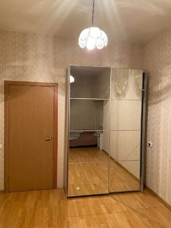 Всем привет! Срочно ищу платежеспособную соседку в чудесную большую евротрешку 🏠 на 5 углах. В соседях только я. У вас будет своя комната и общая гостиная зона.
Метро ⓜ️ владимирская в 3 минутах ходьбы, окна в колодец, не шумно.
Без животных. Вся квартира стоит 50к +ку делится пополам.
По оплате 25+ ку, не коммуналка. Очень просторно.
Есть важный момент. С 20 февраля собственник повышает аренду на 10к, будет 30к с человека + половинка ку.
Пишите в лс с рассказом о себе, хороший человек найдись 🙏
Контакты: тг @mashmari
Контакты: 89119481979
Уютное гнездышко – поиск жилья, жильцов и соседей без посредников - фотография - 4