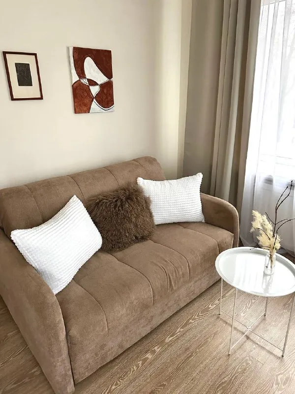 Двухкомнатная квартира с новым ремонтом 🏠
Изолированные комнаты. 4 окна + балкон.
Только что сделали ремонт.
Новая кухня со всей необходимой техникой, в том числе посудомойкой.
До метро московская 10 минут пешком.
Рядом вся инфраструктура: сад, школа, магазины, парки, клиники.
Проживание с животными возможно, обсуждается индивидуально.
Аренда: 60 000₽ + к/у
Залог в размере стоимости 1 месяца аренды.
Сдача от собственника, договор
Контакты: светлана
8 (921) 382-92-59
Анна
8 (981) 97-47-614
Уютное гнездышко – поиск жилья, жильцов и соседей без посредников - фотография - 1
