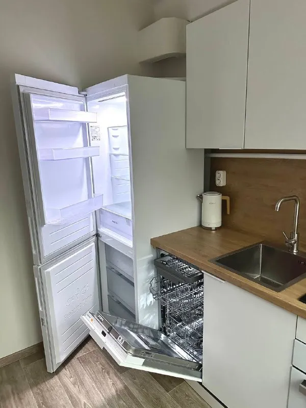 Двухкомнатная квартира с новым ремонтом 🏠
Изолированные комнаты. 4 окна + балкон.
Только что сделали ремонт.
Новая кухня со всей необходимой техникой, в том числе посудомойкой.
До метро московская 10 минут пешком.
Рядом вся инфраструктура: сад, школа, магазины, парки, клиники.
Проживание с животными возможно, обсуждается индивидуально.
Аренда: 60 000₽ + к/у
Залог в размере стоимости 1 месяца аренды.
Сдача от собственника, договор
Контакты: светлана
8 (921) 382-92-59
Анна
8 (981) 97-47-614
Уютное гнездышко – поиск жилья, жильцов и соседей без посредников - фотография - 3