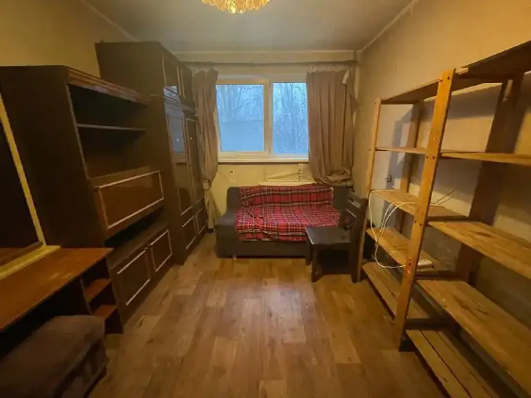 Добрый день, меня зовут егор, ищу соседа (соседку) на подселение в уютную ламповую квартиру на улице придорожная аллея дом 9к1, станция метро проспект просвещения, которая находится как в пешей, так и в транспортной доступности.
В квартире есть всё, для комфортного проживания, раздельный сан узел, вай фай и оборудованная кухня
В самой комнате
1) Полутороспальная кровать - книжка.
2) Односпальная кровать - чердак.
3) Стол.
4) Шкаф для одежды с антресолью.
5) Шкаф с открытыми полками и секретером.
6) Открытый шкаф для книг.

Комната сдаётся от собственника, цена 14тыс, плюс коммунальные услуги интернет - летом 3тыс, зимой 4тыс
Залог 11тысяч, возвращается при выезде.
Заехать или посмотреть комнату можно с завтрашнего дня.

Контакты: @egoralexandrovich542 https://vk. Ru/id18910227

Уютное гнездышко – поиск жилья, жильцов и соседей без посредников - фотография - 3