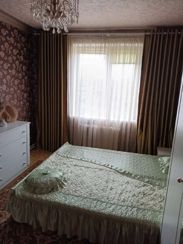 ‼️Продажа от собственника ‼️
🏬2-Х комнатная кв-ра
Чешская планировка
57,8М2
4/5Эт.
П. Юбилейный, кв. Шахтерский.
✅Автономное отопление. Теплая, не угловая квартира.
✅Окна м/п.
✅С/у раздельный облицованный керамической плиткой.
✅Большая застекленная лоджия.
✅Удобное месторасположение.
Остановка общественного транспорта, магазины, рынок и школа в 5 мин. Ходьбы. Детский сад во дворе дома.
Документы готовы к сделке!
Цена: 6 200 000р.
📲 +79654167709 Екатерина
( Whatsapp/ telegram/max) - фотография - 1
