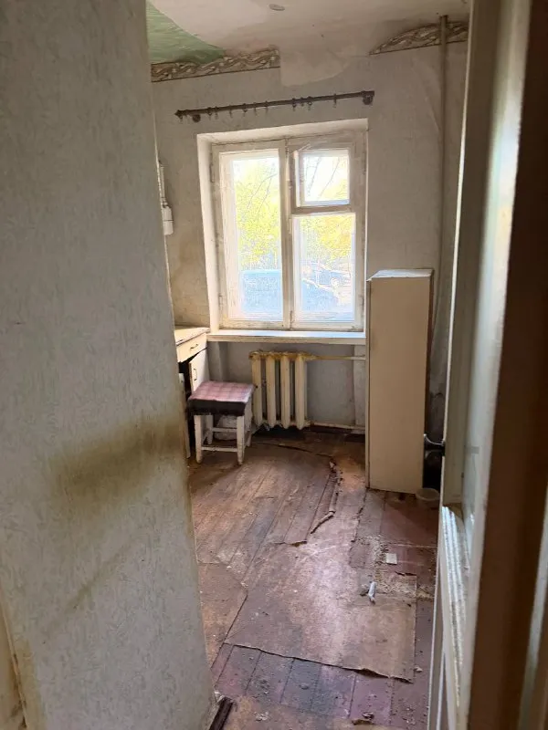 Продам однокомнатную квартиру на городке (район храма)
Этаж 1/5
Общая площадь: 32 кв. М.
Состояние - требует ремонта
В пешей доступности: супермаркет матрёшка, школа, садик, аптека.
Хорошая транспортная развязка.
Цена: 2 700 000
Артем: +7(959)516-95-35 - фотография - 1