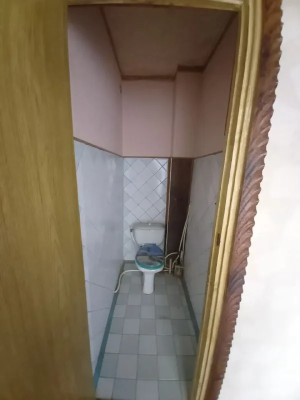 Продам 3-х ком. Квартиру 64 кв. М. 4/4. Автономное отопления, счетчики на воду и газ, хорошие место расположения школа, садик и остоновка все рядом в станично-луганском районе, кондрашевская - новая. За лентой не слежу. Телефон +7959 14 64 386. - фотография - 1