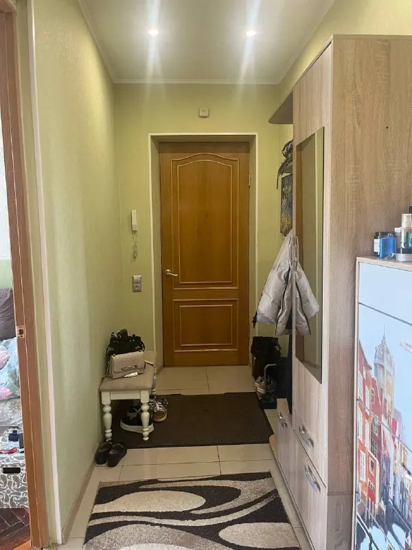 Комната🏙️
М. Пионерская🚇
Ищу соседку в двухкомнатную квартиру: тёплая, ухоженная, комфортная для жизни ✨
- Общая площадь: 56 м²
🚫 Без животных
— Залога нет
— Договор до сентября
🍽 В квартире есть всё необходимое:
Стиральная машина, холодильник, посудомоечная машина, плита, духовка, микроволновка, чайник
💳Аренда: 38.000₽ в месяц, оплата пополам. Ку - уже включены.
👩 Ищу соседку — девушку 25–35 лет
Без вредных привычек 🚭
Чистоплотную, спокойную, уважающую личное пространство
📍 Зелёный район, удобное расположение между двумя ветками метро:
М. Пионерская / м. Площадь мужества
💌Telegram: @elayzafoureyes - фотография - 3