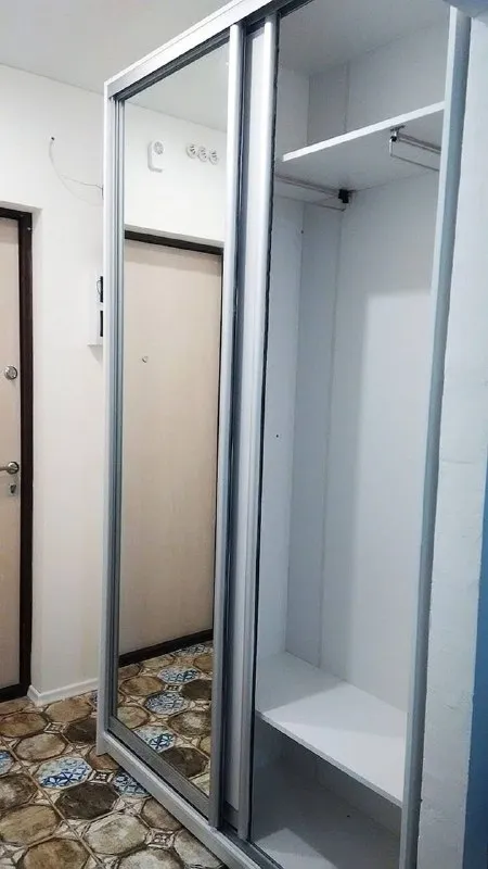 Студия🏙️
М. Девяткино🚇
Сдаю свою просторную светлую уютную студию на петровском бульваре в мурино.
От 6 месяцев (возможно продление). Без детей и животных.
Пишите, пожалуйста, несколько слов о себе.
💳Цена: 25.000₽ + ку (около 3.000₽) + залог за последний месяц 25.000₽ + интернет 200₽.
Есть всё, что нужно для комфортного проживания (ничего не нужно докупать):
- Удобная большая кровать-кушетка (которая собирается при необходимости), постельное бельё, полотенца
- Оборудованная кухня, посуда, электрический чайник, микроволновка, плита, духовка, холодильник, обеденный стол, кран чистой питьевой воды (не нужно покупать воду!)
- Шкаф для хранения вещей
- Ванная комната, стиральная машина, сушилка для белья
- Балкон 4 м².
- Wi-fi
Очень тепло, уютно и чисто, спокойная и наполненная положительной энергетикой атмосфера.
В шаговой доступности магазины, пекарни, кафе, рестораны, аптеки, фитнес-клуб с бассейном.
Автобусная остановка находится рядом с домом (можно доехать до метро, а также на синюю ветку).
Пешком до м. Девяткино — 17 минут. На маршрутке туда — минут 7, обратно от метро очень быстро (первая остановка получается) — разные дороги сейчас туда и обратно.
Агентам, просьба, не беспокоить!
💌Vk: https://vk. Ru/id2795699 - фотография - 7