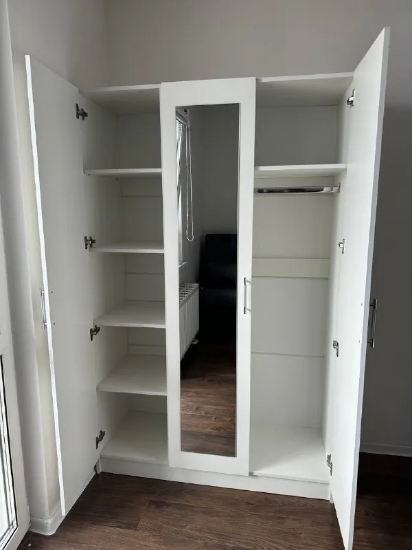 Студия🏙️

Квартира с дизайнерским ремонтом в новом развивающемся районе.

📍Адрес: пахомовская, 26.

Квартира от собственника. Кухня-островок, полубарные стулья, стена под мрамор.

В новом современном доме. Полностью оборудована для комфортного проживания.

На лоджии есть место под хранение вещей, также стулья и столик, можно встречать рассветы и закаты, вид на реку.
18 Этаж, почти манхэттен.

До центра 30 минут на машине, рядом кад. В 5 минутах остановка общественного транспорта.

💳Цена: 24.000₽ в месяц к/у.

💌Пишите в личку: @subserjio - фотография - 5