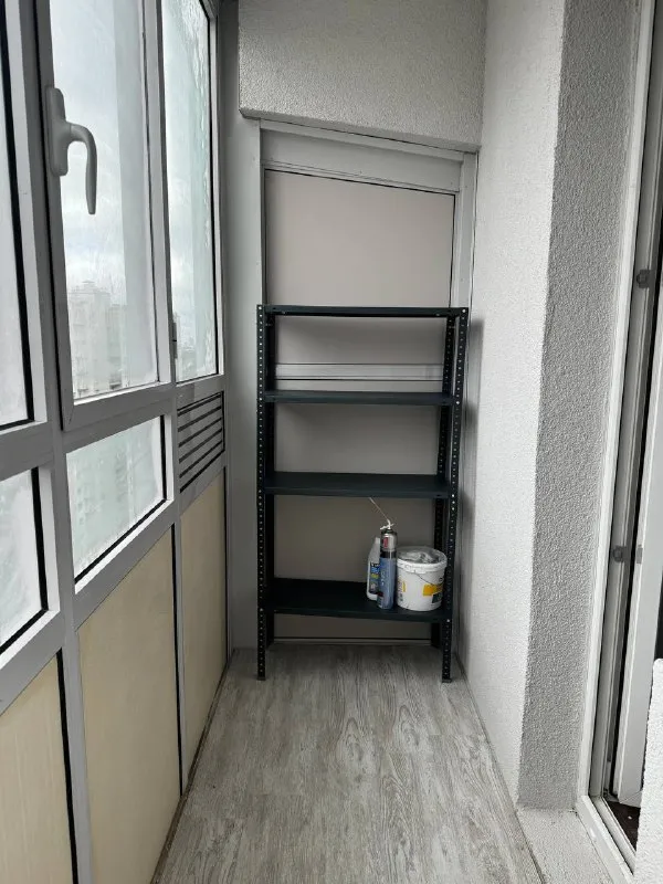 Студия🏙️

Квартира с дизайнерским ремонтом в новом развивающемся районе.

📍Адрес: пахомовская, 26.

Квартира от собственника. Кухня-островок, полубарные стулья, стена под мрамор.

В новом современном доме. Полностью оборудована для комфортного проживания.

На лоджии есть место под хранение вещей, также стулья и столик, можно встречать рассветы и закаты, вид на реку.
18 Этаж, почти манхэттен.

До центра 30 минут на машине, рядом кад. В 5 минутах остановка общественного транспорта.

💳Цена: 24.000₽ в месяц к/у.

💌Пишите в личку: @subserjio - фотография - 9