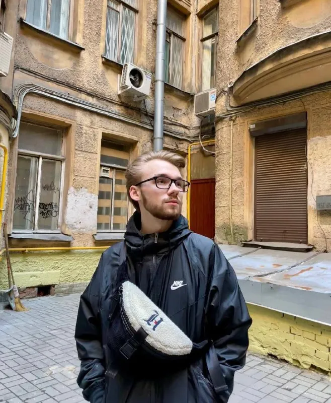Снимем 1-к/2-к квартиру/студию 🔎

Привет! Мы сережа и маша, переезжаем в питер из москвы и ищем уютную однокомнатную квартиру, либо студию с зонированной кухней, в пешей доступности от метро, желательно в центральном, адмиралтейском, василеостровском или петроградском районах

Мы оба много работаем и учимся из дома (сережа программист, маша продюсер), поэтому в квартире ценим чистоту и уют, с уважением относимся к пространству, в котором живём

✔️К заезду будем готовы с 31 января

💳Бюджет: 50.000₽ без к/у

💌Telegram:
@Mariav0r0na
@Khonvoum - фотография - 1