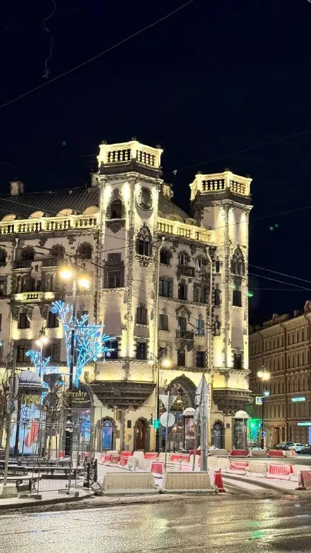 Студия🏙️
М. Петроградская🚇
✨ Сдаётся светлая студия в самом сердце петроградки на 2 месяца (февраль-март).
Петроградская сторона, 2 минуты от метро, большой проспект.
Исторический доходный дом с европейской атмосферой.
Апартаменты / студия 35 м² в большой квартире:
— Собственная ванная и туалет
— Балкон
— Мини-кухня
— 2 Больших окна, много света
— Очень приятная, спокойная атмосфера
— Высокие потолки, современный интерьер, хорошие соседи
В квартире всего 2 апартамента, общий только коридор. Пространства полностью изолированны дверями.
Во вторых апартаментах проживаю я.
📆 Только на 2 месяца: февраль–март
💳Цена: 55.000₽/месяц, коммунальные включены.
Подойдёт для одного спокойного, аккуратного человека.
💌Пишите в лс —
Можем созвониться, с удовольствием покажу квартиру: https://vk. Ru/yuavi - фотография - 4