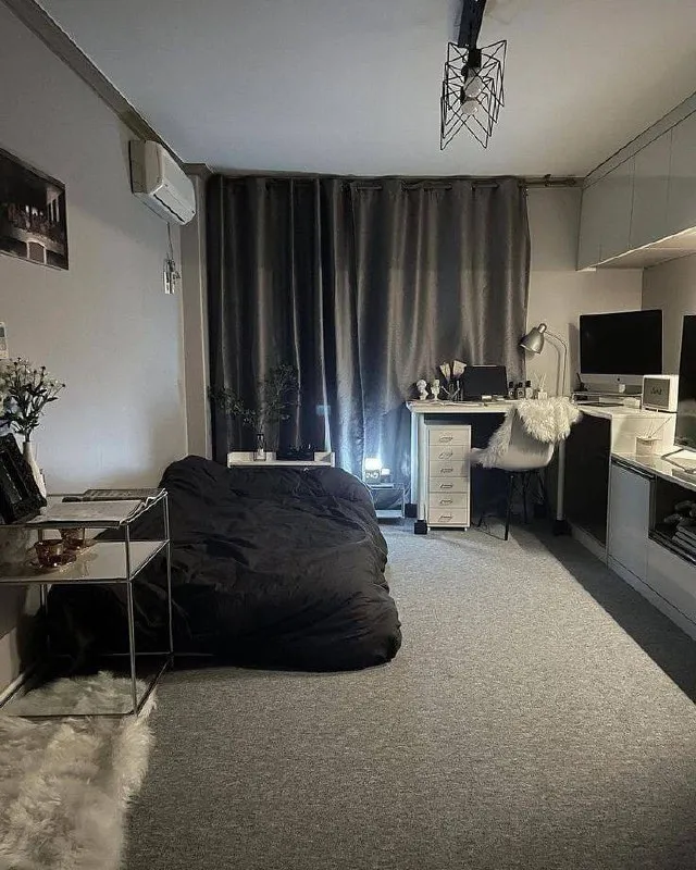 Сниму 1-к квартиру🔎
Всем привет!
Ищу 1-комнатную квартиру до 52.000₽ с учетом к/у.
По условиям: референсы того, в какую квартиру хочу заехать, прикладываю тоже.
- Метро в пешей доступности (до 10 минут), или 5-10 минут на автобусе
- Адекватные собственники, с которыми можно договориться
- Квадратура от 30 и выше
Обо мне:
- Платежеспособна
- Опыт съема 5 лет (на данный момент в москве)
- Без животных и детей
- Не гостеприимна, поэтому гости бывают раз в пятилетку 🙂
Заезд планирую на начало февраля.
💌Писать: @human_motery - фотография - 2