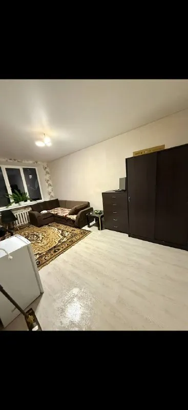 Сдается комната 18 кв, 2 - пролетарская улица ! В двух комнатной квартире,
Соседка женщина взрослых лет,
15 Тыс, 89526090666 юлия - фотография - 1