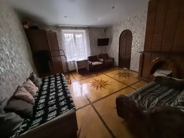 Ищем соседку на подселение в трехкомнатную квартиру в центре (комната большая), до главного корпуса дгту 10-15 минут. Все в шаговой доступности. Остановки рядом. Будут вопросы, пишите в личку

По оплате:
11666 + Ком. Услуги (в районе 2т)

@Nixsi_s пишите сюда - фотография - 1
