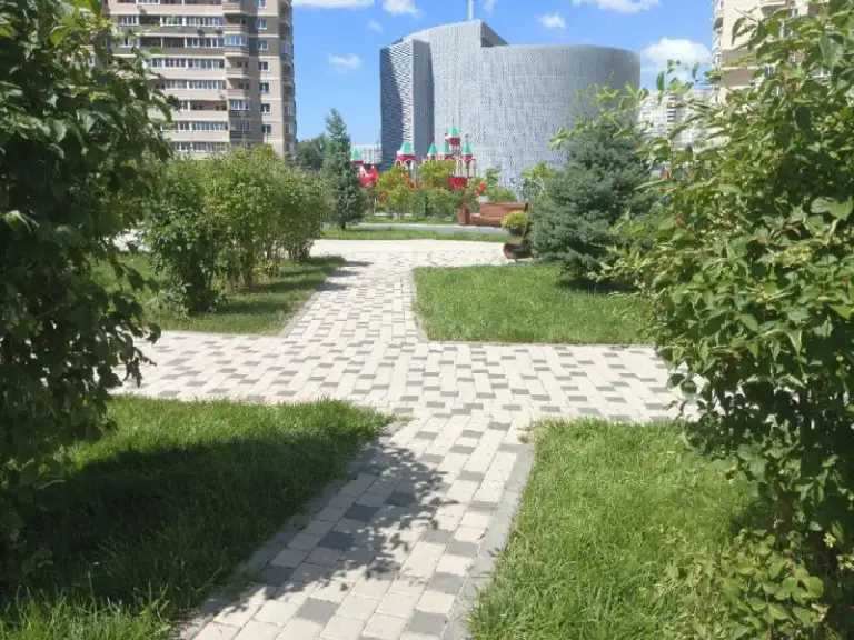 Стоимость проживания за сутки 2500р
Расположение вблизи главного жд вокзала, главного автовокзала.
Контакты для связи:
Телеграмм - @rostovnow161
Вотсап - 89185292147 - фотография - 10
