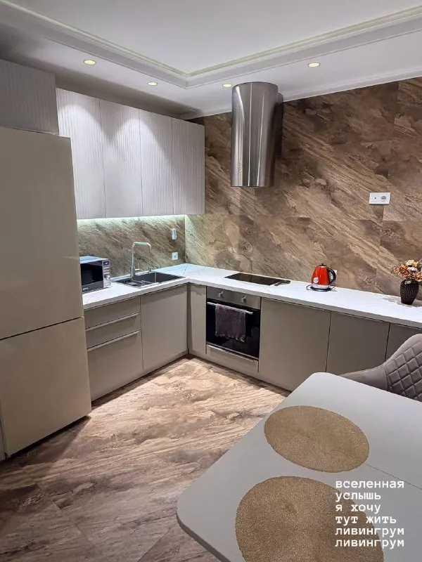1-Комн квартира, 35 м²
М аннино

• 10 Мин на транспорте
• 20 Этаж из 25
• Щербинка, ул грина 1 к8, на карте

55 000 ₽/Мес, без комиссии
Больше квартир и комнат

Холодильник • стиральная машина • интернет • мебель • телевизор • лифт • посудомойка • кондиционер • с животными • с детьми • мусоропровод • консьерж

Район северное бутово
Чистота 4.79 транспорт 4.88
Парки и скверы 5.00

Аренда. Собственник. Уютная квартира с дизайнерским ремонтом в жк южная битца. В наличии вся необходимая техника, бытовые приборы и кухонные принадлежности. Из окна красивый вид на двор и лес. В подъезде и лифтах работает видео наблюдение. Дом класса "комфорт+" с закрытым двором без машин и подземным паркингом. В колясочной можно хранить велосипед.

Эрнест, написать
Уровень доверия средний 🆗
Выложить квартиру бесплатно - фотография - 9