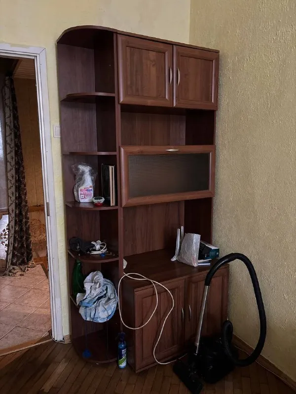 Ищу соседку в 2х-к. Квартиру
В комнате: диван, напольная вешалка, шкаф для книг/вещей, стол, два стула, маленький стол, тумбочка, шторы, торшер.
Во второй комнате буду жить я. Студентка 1 курса, без вредных привычек.
По оплате: 15.000 + ку пополам
О квартире: двухкомнатная квартира на 1 этаже, подъезда нет, закрытый двор, смежные комнаты, ванна на кухне. Вся нужная техника есть, нет только микроволновки. Рядом: вкусвилл, магнит, кб, дикси, вб, озон. Ближайшие станции ⓜ️чернышевская (~17 минут), площадь восстания (~20 минут), александра невского(~ 19 минут), автобусная остановка в 2-3 минутах от дома.
Заселиться можно с 4 февраля, только долгосрочная аренда.
Все вопросы, адрес и др. В лс
Контакты: тг: spleff
Уютное гнездышко – поиск жилья, жильцов и соседей без посредников - фотография - 6
