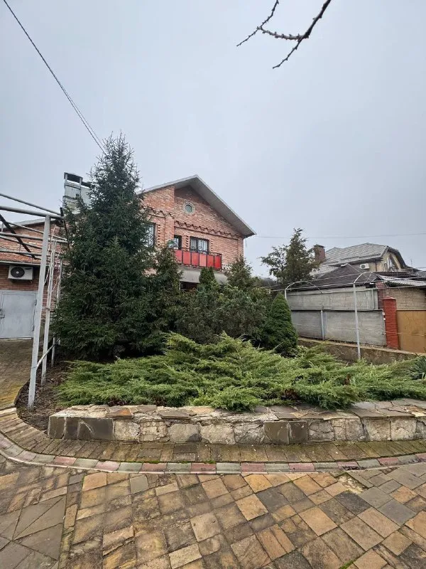 Продам дом по адресу улица светлая, общая площадь дома 176 кв. М. ,4 комнаты, площадь участка 12 соток, кухня 19 кв. М. , 2 санузла совмещенных в доме.
При продаже дома частично остается мебель и техника. Документы для продажи готовы.
Цена 17 000 000 рублей.
Ирина +7(959)702-89-49 - фотография - 1