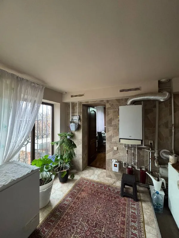 Продам дом по адресу улица светлая, общая площадь дома 176 кв. М. ,4 комнаты, площадь участка 12 соток, кухня 19 кв. М. , 2 санузла совмещенных в доме.
При продаже дома частично остается мебель и техника. Документы для продажи готовы.
Цена 17 000 000 рублей.
Ирина +7(959)702-89-49 - фотография - 3