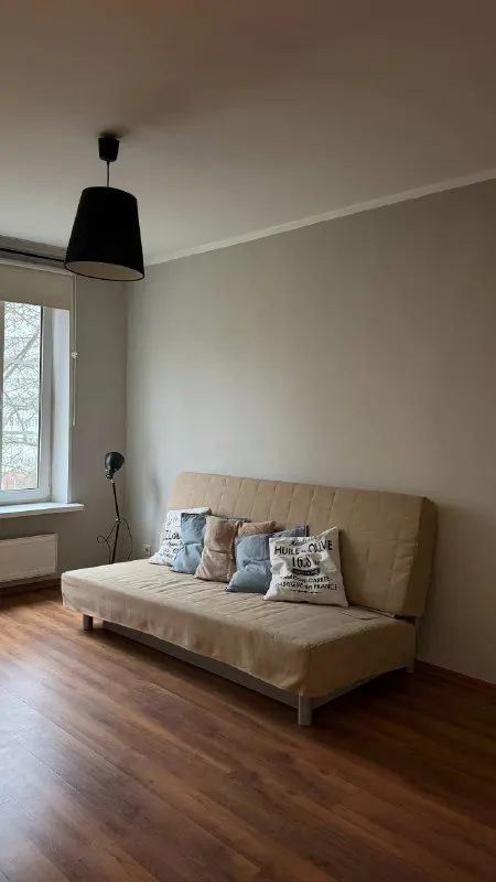 2-Комн квартира, 50 м²
М профсоюзная
• 10 Мин пешком
• 4 Этаж из 9
• Пр-кт севастопольский 51 к2, на карте
85 000 ₽/Мес, без комиссии
Большой гайд по аренде
Холодильник • стиральная машина • интернет • мебель • посудомойка • мусоропровод • лифт • кондиционер • с животными • с детьми • телевизор • консьерж
Район котловка
Чистота 3.94 транспорт 4.29
Парки и скверы 3.99
Собственник. Сдаётся светлая 2-комнатная квартира площадью 50 м², недалеко от м. Профсоюзная. В квартире есть всё необходимое: холодильник, стиральная машина, духовка, посудомоечная машина, интернет, мебель. Окна выходят на тихий двор, на солнечную сторону. Рядом: пятёрочка, аптека, фитнес, кафе, парк, детская площадка.
Petr, написать
Уровень доверия средний 🆗
Выложить квартиру бесплатно - фотография - 7