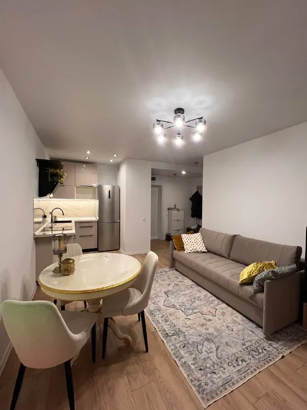 2-Комн квартира, 41 м²
М котельники
• 10 Мин на транспорте
• 13 Этаж из 24
• Московская обл, г котельники, мкр парковый, д 11, на карте
65 000 ₽/Мес, без комиссии
Большой гайд по аренде
Холодильник • стиральная машина • интернет • мебель • кондиционер • посудомойка • консьерж • лифт • с животными • телевизор • с детьми • мусоропровод
Собственник. Светлое, просторное жильё всё новое: кухня с современной с техникой и гостиной уютная спальня стиральная машинка с сушкой совмещённый санузел с ванной долгосрочная аренда коммунальные платежи оплачиваются отдельно. © предоплату до просмотра просят только мошенники!
Natalia s, написать
Уровень доверия низкий ⚠️
Выложить квартиру бесплатно - фотография - 7