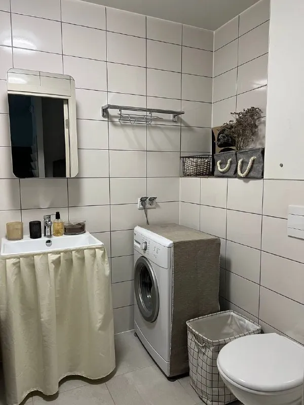 1-Комн квартира, 38 м²
М крылатское

• 10 Мин на транспорте
• 10 Этаж из 25
• Г москва, кв-л 100, д 1 к 3, на карте

50 000 ₽/Мес, без комиссии
Большой гайд по аренде

Холодильник • стиральная машина • интернет • мебель • посудомойка • лифт • кондиционер • с животными • с детьми • телевизор • мусоропровод • консьерж

Субаренда. Сдается на месяц с 13 февраля ( продление по договоренности на пару дней ) дата плавающая можем договориться на ваши даты ближайшие к моим развитая инфраструктура дополнительно в квартире есть интернет, утюг, отпариватель, посудомоечная машина. В стоимость уже включены ку без комиссии и залога

Elizaveta, написать
Уровень доверия средний 🆗
Выложить квартиру бесплатно - фотография - 5