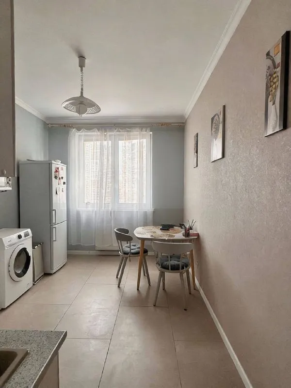 1-К квартира🏙
М. Строгино3️⃣

Сдаю 1-к квартиру, 38 м².

📍Адрес: ул. Липовой рощи, метро строгино, 25 минут пешком.

12 Этаж.

💳Цена: 56.000₽ + счетчики, интернет.  Залог 40.000₽.

Без животных.

💌Контакт: +7-916-626-76-59 - фотография - 1