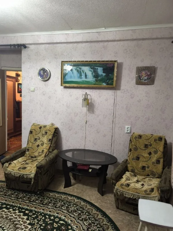 Продам 2-х комнатную квартиру, квартал ватутина, 2/5 эт. Дома, кирпич, автономное отопление, м/ пл. ,окна, квартира теплая, сухая, всё остаётся.
Цена 4 млн 250.
Т. +79595010928) телеграмм - фотография - 2
